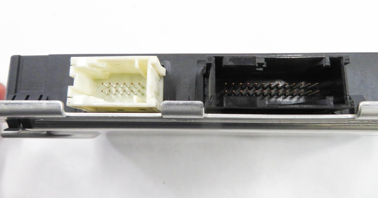 Thumbnail 6: 2011 BMW 528i 535i 550i (F10) MAIN PRIMARY BODY CONTROL MODULE BCM