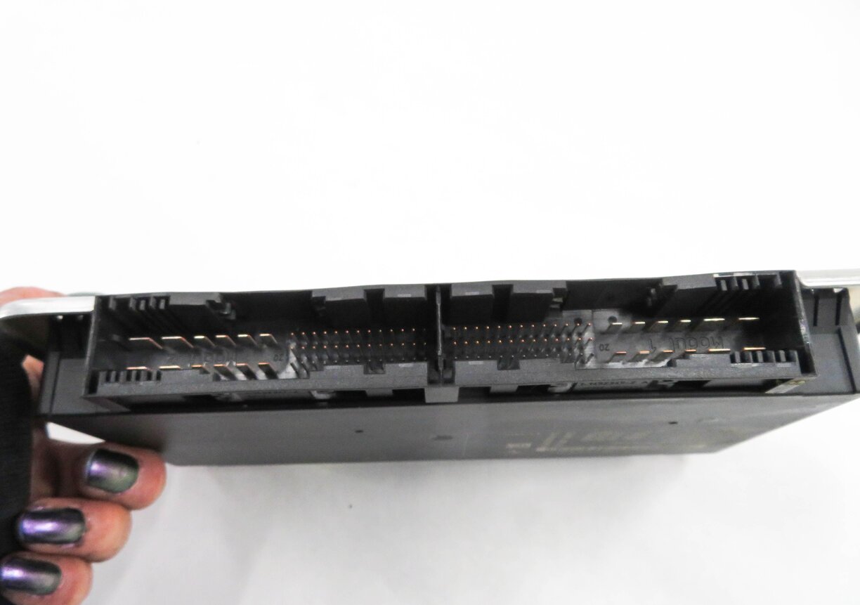 Thumbnail 7: 2011 BMW 528i 535i 550i (F10) MAIN PRIMARY BODY CONTROL MODULE BCM