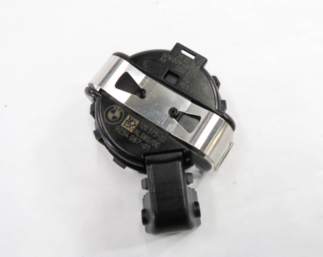 Thumbnail 5: 2011 BMW 535i (F10) FRONT WINDSHILED RAIN WATER SOLAR LIGHT SENSOR (RLS)