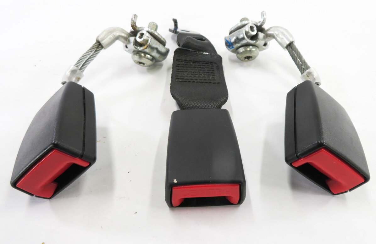 Thumbnail 2: 2011 BMW 535i (F10) REAR SEAT - LEFT / CENTER / RIGHT - SEATBELT RECEIVER SET