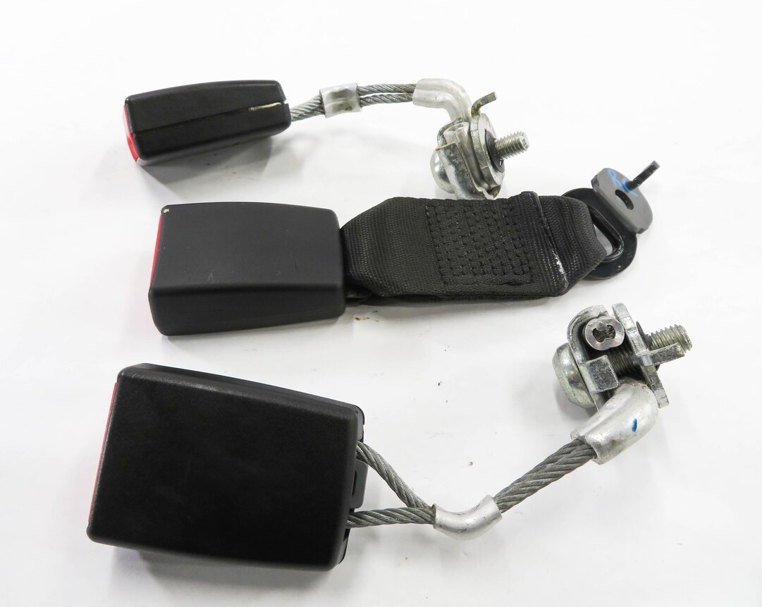 Thumbnail 3: 2011 BMW 535i (F10) REAR SEAT - LEFT / CENTER / RIGHT - SEATBELT RECEIVER SET
