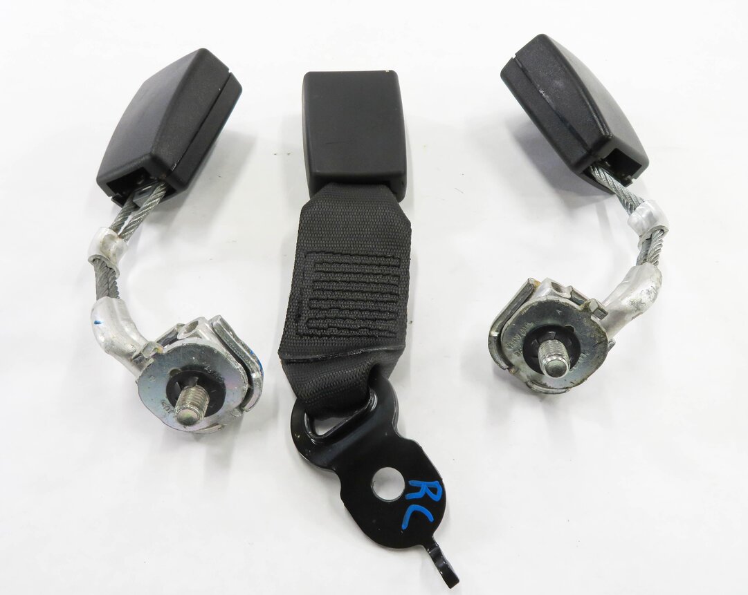 Thumbnail 4: 2011 BMW 535i (F10) REAR SEAT - LEFT / CENTER / RIGHT - SEATBELT RECEIVER SET