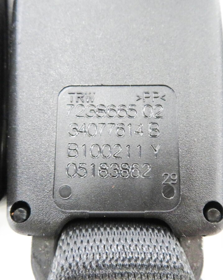 Thumbnail 7: 2011 BMW 535i (F10) REAR SEAT - LEFT / CENTER / RIGHT - SEATBELT RECEIVER SET