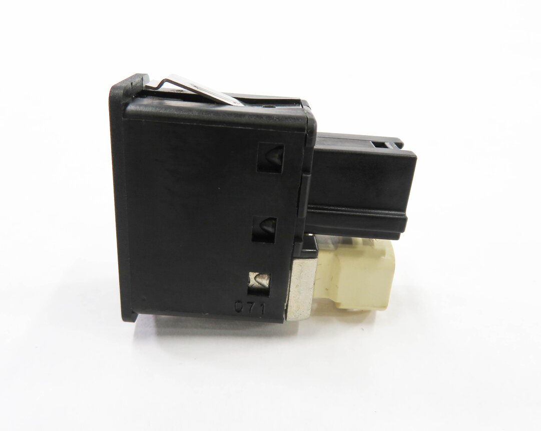 Thumbnail 3: 2011 BMW 535i (F10) RADIO STEREO AUDIO IN INPUT JACK w/ USB PORT