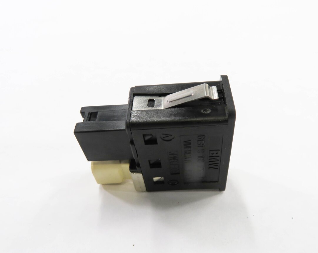 Thumbnail 5: 2011 BMW 535i (F10) RADIO STEREO AUDIO IN INPUT JACK w/ USB PORT
