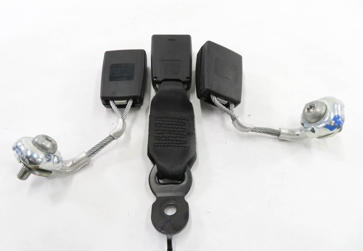 Thumbnail 3: 2012 BMW 535i (F10) REAR SEAT - LEFT / CENTER / RIGHT - SEATBELT RECEIVER SET