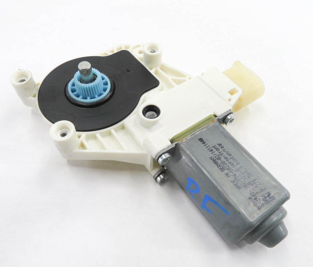 11-16 BMW 528i 535i 550i M5 (F10) RIGHT PASSENGER WINDOW MOTOR (FRONT / REAR)