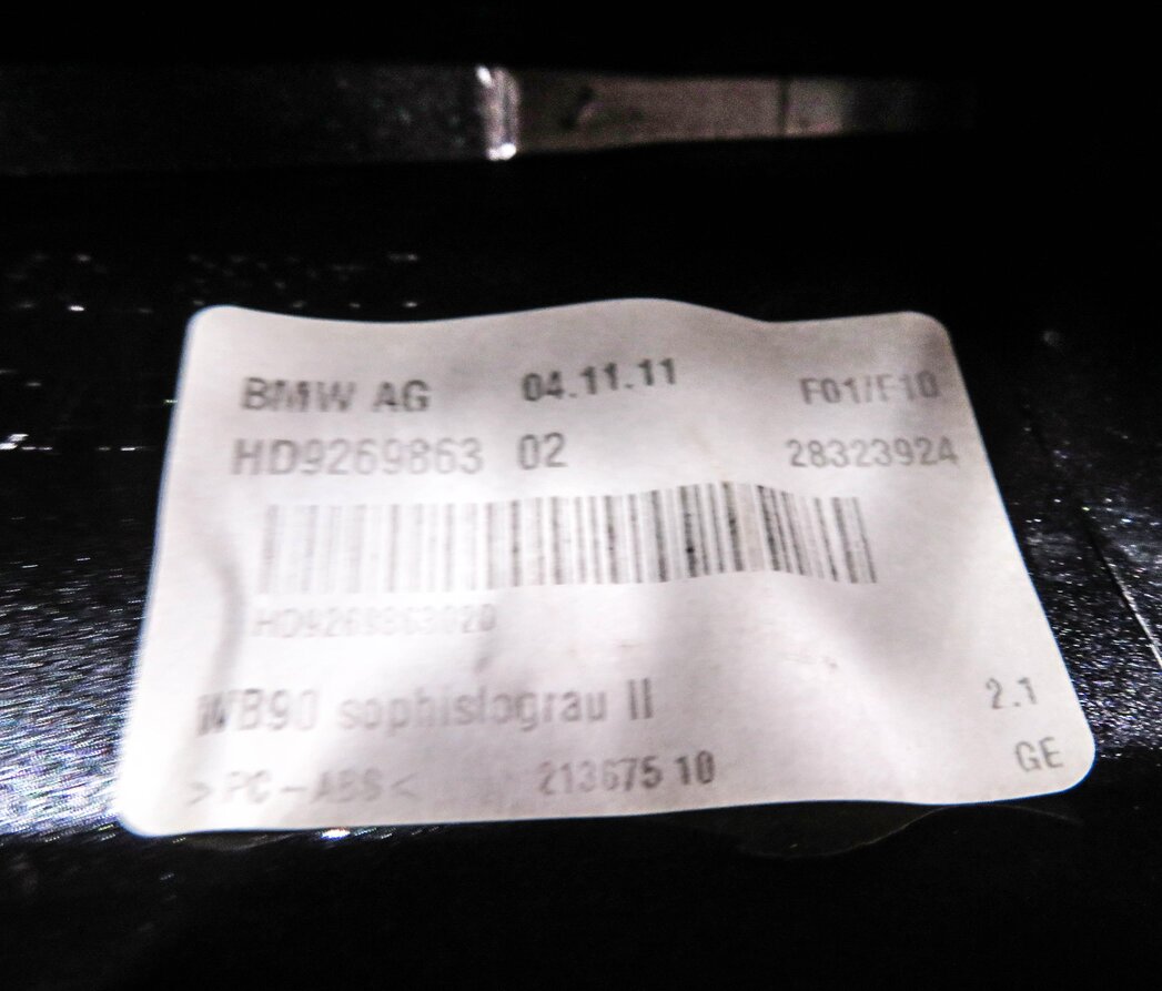 Thumbnail 7: 2012 BMW 535i (F10) RADIO STEREO SHARK FIN ANTENNA COVER TRIM (SOPHISTO GRAY)