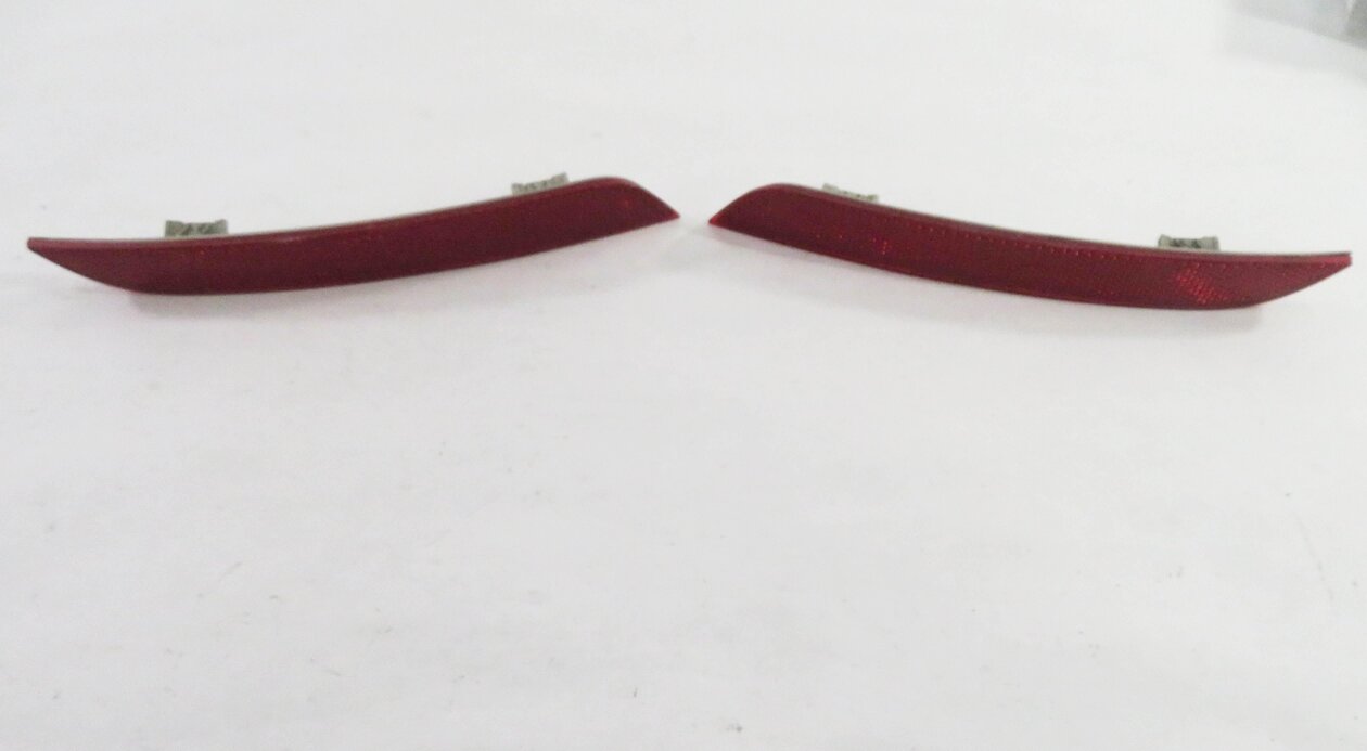 Thumbnail 2: 2012 BMW 535i (F10) REAR LEFT & RIGHT BUMPER MARKER REFLECTOR SET-2