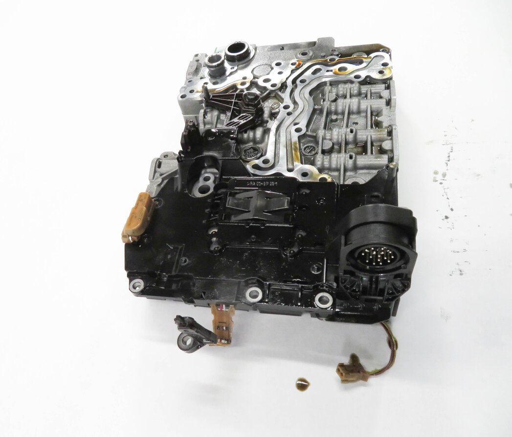 Thumbnail 4: 2012 BMW 535i (F10) RWD - A/T AUTOMATIC TRANSMISSION VALVE BODY (8HP-45)