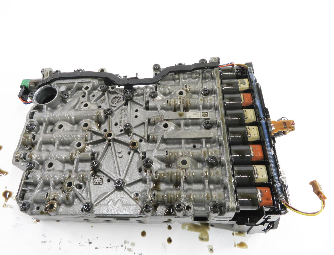 Thumbnail 7: 2012 BMW 535i (F10) RWD - A/T AUTOMATIC TRANSMISSION VALVE BODY (8HP-45)