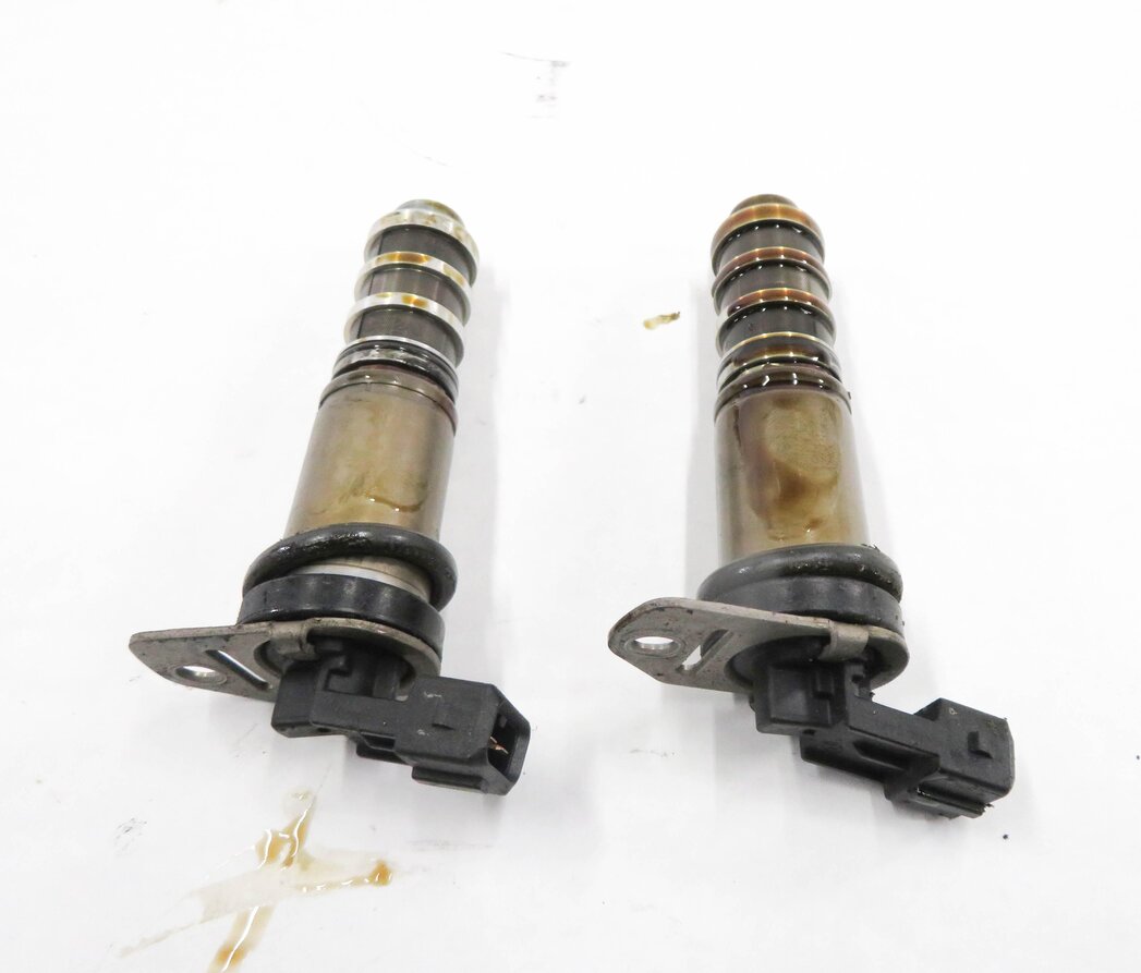 Thumbnail 2: 2012 BMW 535i (F10) 3.0L N55 TURBO - VVT VARIABLE VALVE TIMING SOLENOID SET