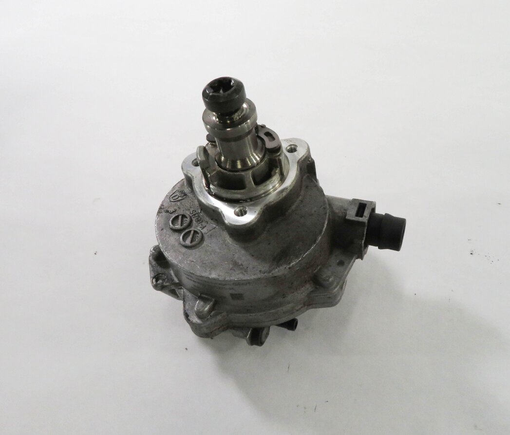 10-12 BMW 135i 335i 535i 640i X3 X5 X6 (E87 E90 E70) 3.0L N55 BRAKE VACUUM PUMP