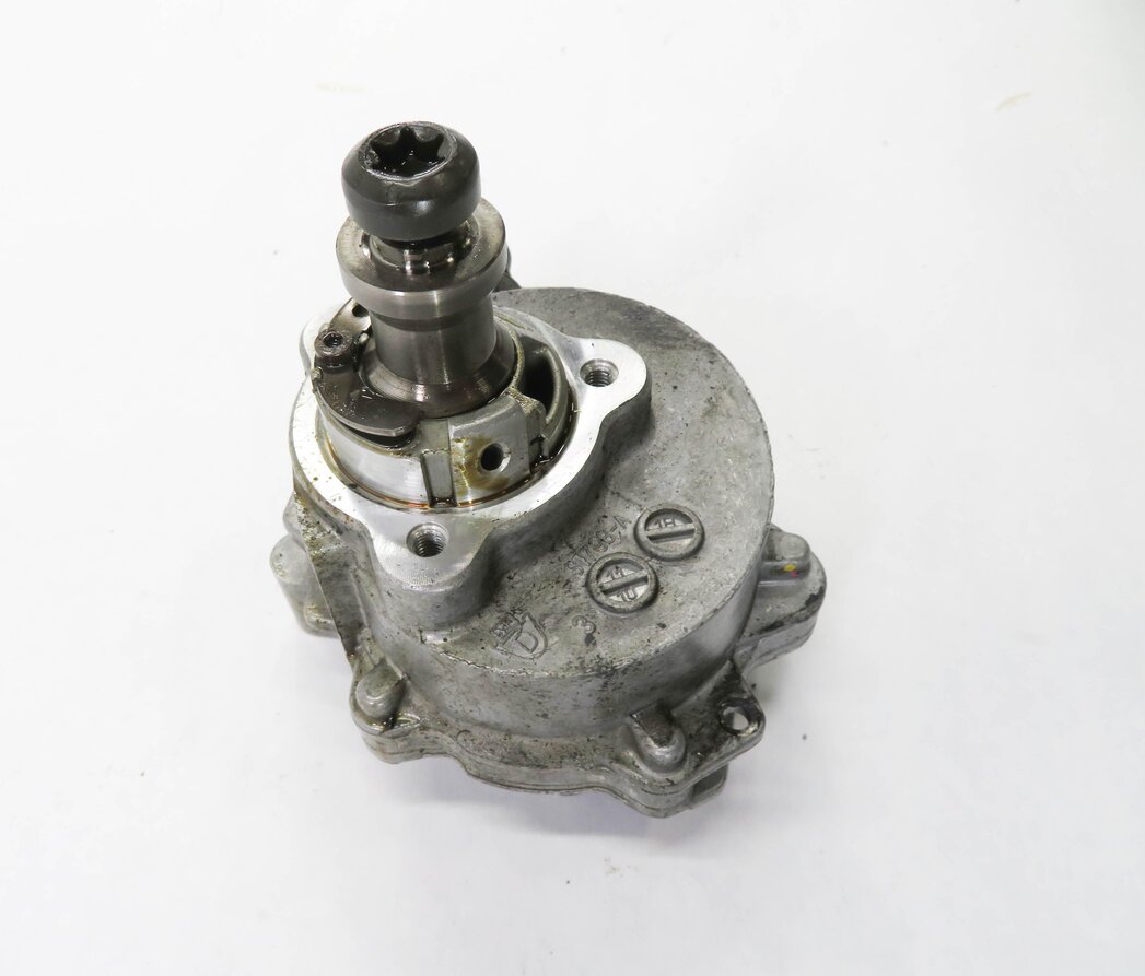 Thumbnail 4: 10-12 BMW 135i 335i 535i 640i X3 X5 X6 (E87 E90 E70) 3.0L N55 BRAKE VACUUM PUMP