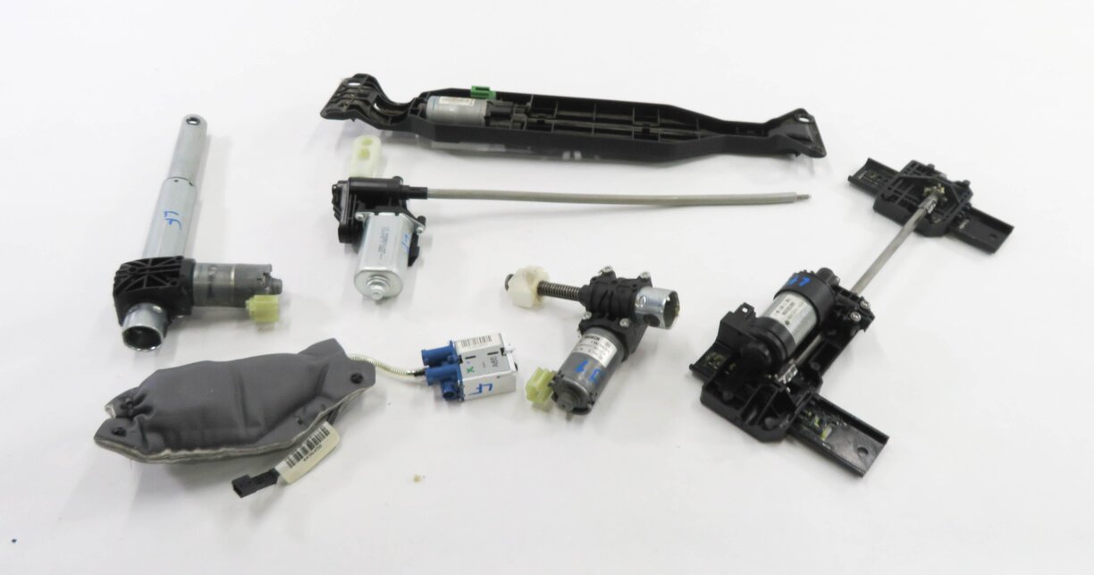 Thumbnail 2: 2012 BMW 535i (F10) LEFT FRONT DRIVER POWER SEAT ADJUSTMENT MOTOR SET-6