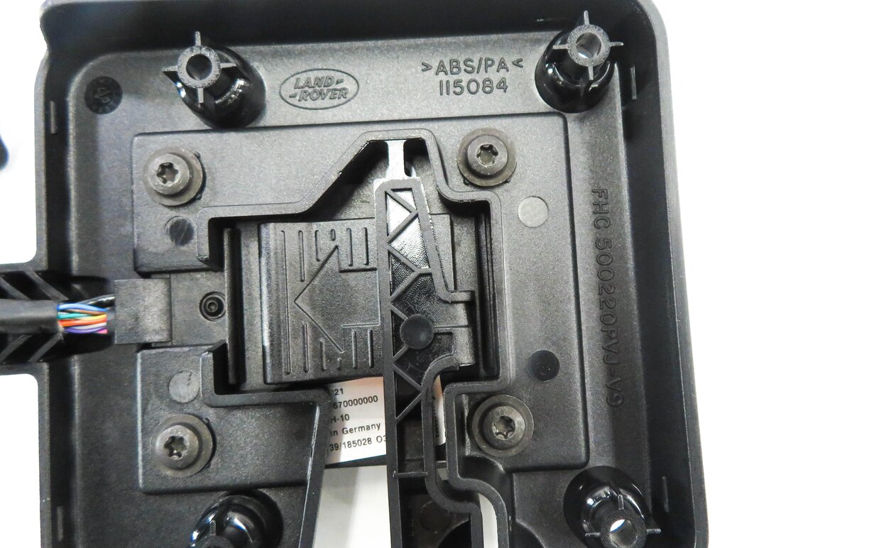 Thumbnail 7: 2008 RANGE ROVER SPORT (L320) CENTER CONSOLE CELL PHONE DOCK CRADLE CHARGER
