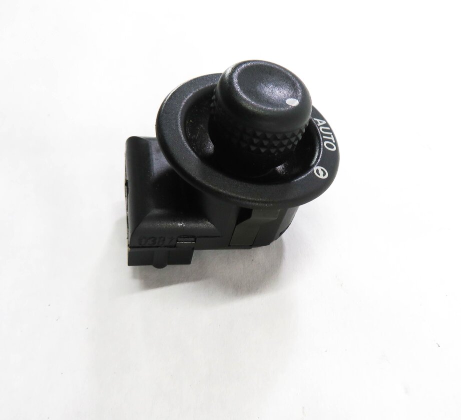 Thumbnail 4: 2008 RANGE ROVER SPORT (L320) STEERING COLUMN POSITION ADJUSTMENT SWITCH BUTTON