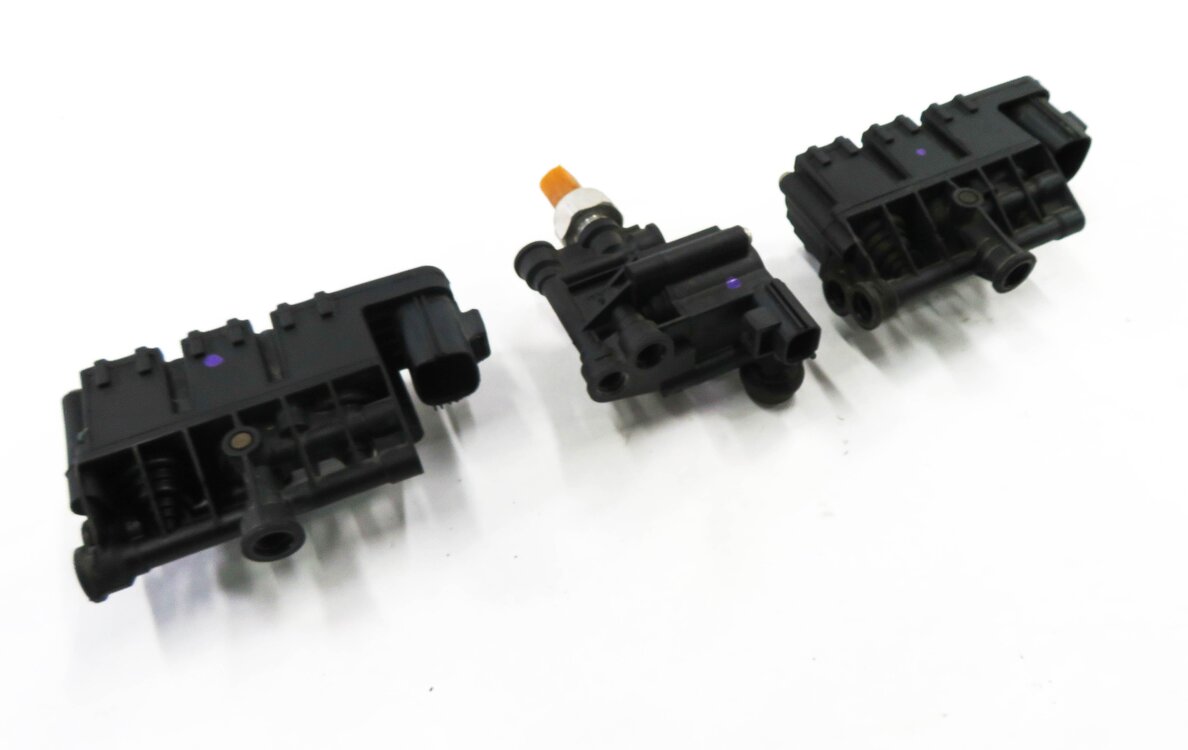 Thumbnail 2: 08 RANGE ROVER SPORT (L320) FRONT & REAR AIR SUSPENSION VALVE BLOCK SET-3