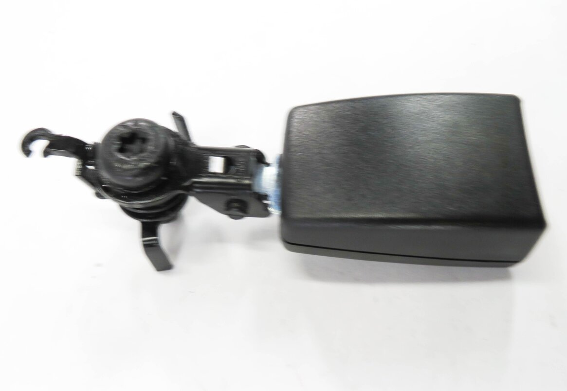 Thumbnail 4: 2013 RANGE ROVER SPORT (L320) REAR CENTER SEAT SEATBELT BUCKLE RECEIVER