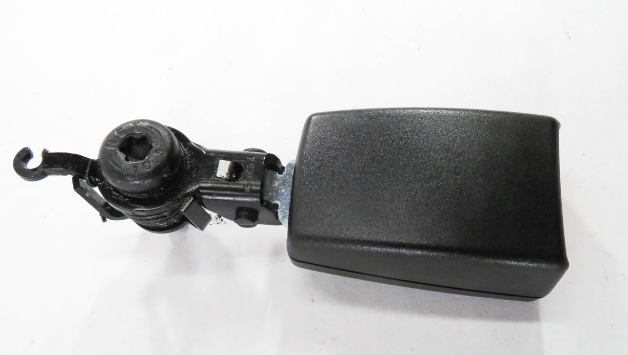 Thumbnail 4: 2013 RANGE ROVER SPORT (L320) REAR 2nd ROW SEAT RIGHT SEATBELT BUCKLE RECEIVER
