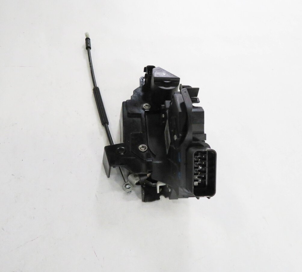 Thumbnail 3: 2010-2019 RANGE ROVER SPORT (L320) EVOQUE LR4 RIGHT FRONT PASSIVE DOOR LATCH