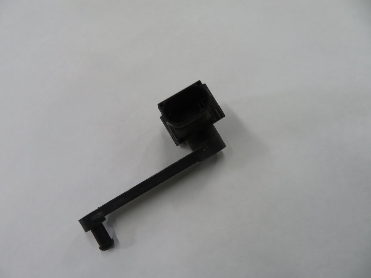 2013 RANGE ROVER SPORT (L320) RIGHT REAR SUSPENSION HEIGHT LEVEL SENSOR