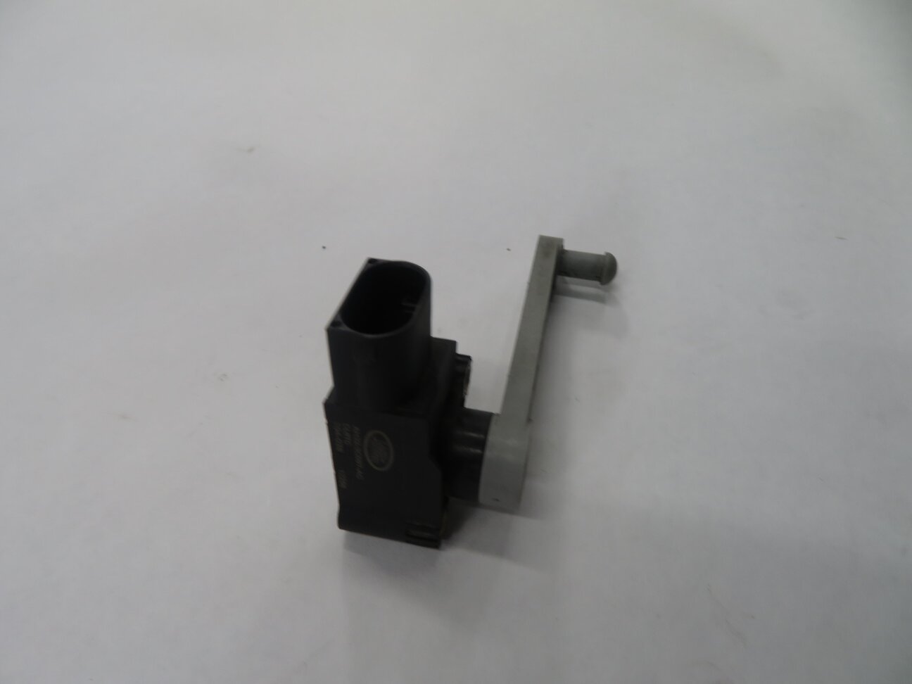 Thumbnail 3: 2013 RANGE ROVER SPORT (L320) LEFT FRONT DRIVER SUSPENSION HEIGHT LEVEL SENSOR