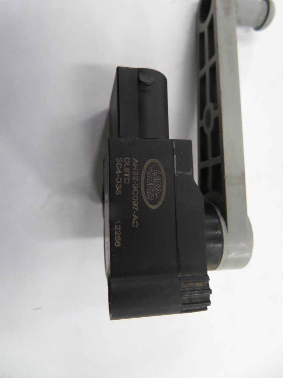 Thumbnail 6: 2013 RANGE ROVER SPORT (L320) LEFT FRONT DRIVER SUSPENSION HEIGHT LEVEL SENSOR