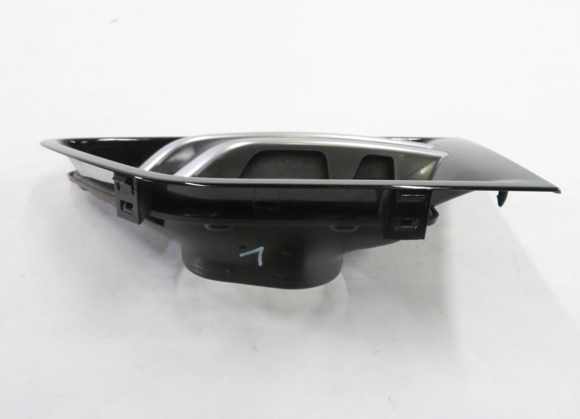 Thumbnail 5: 2013 RANGE ROVER SPORT (L320) LEFT FENDER VENT GRILLE TRIM (SANTORINI BLACK 820)