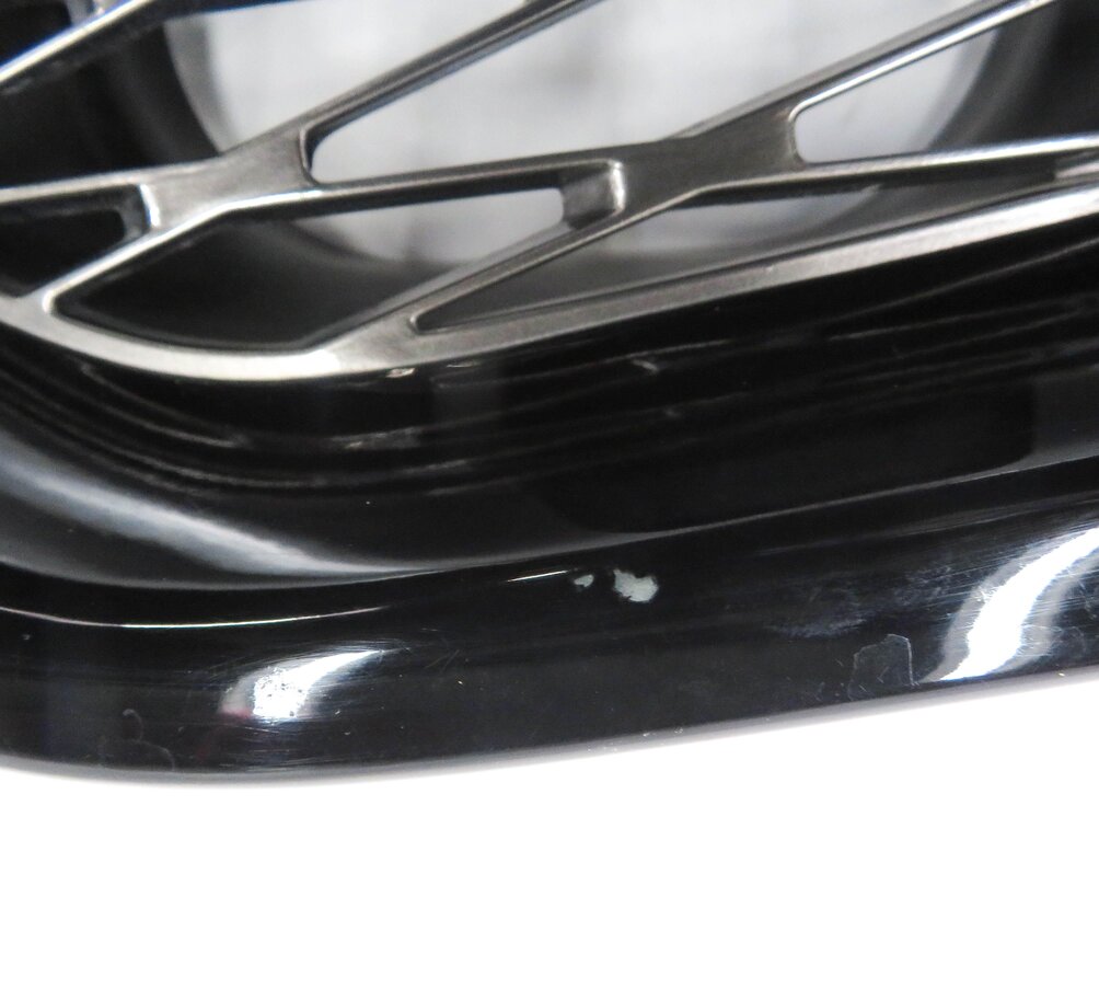 Thumbnail 8: 2013 RANGE ROVER SPORT (L320) LEFT FENDER VENT GRILLE TRIM (SANTORINI BLACK 820)