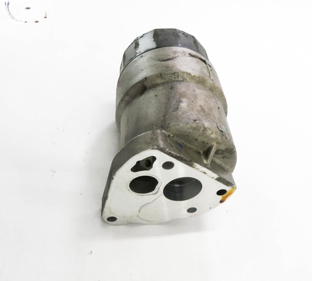 Thumbnail 4: 2013 RANGE ROVER SPORT (L320) 5.0L AJ133 V8 ENGINE - OIL FILTER HOUSING