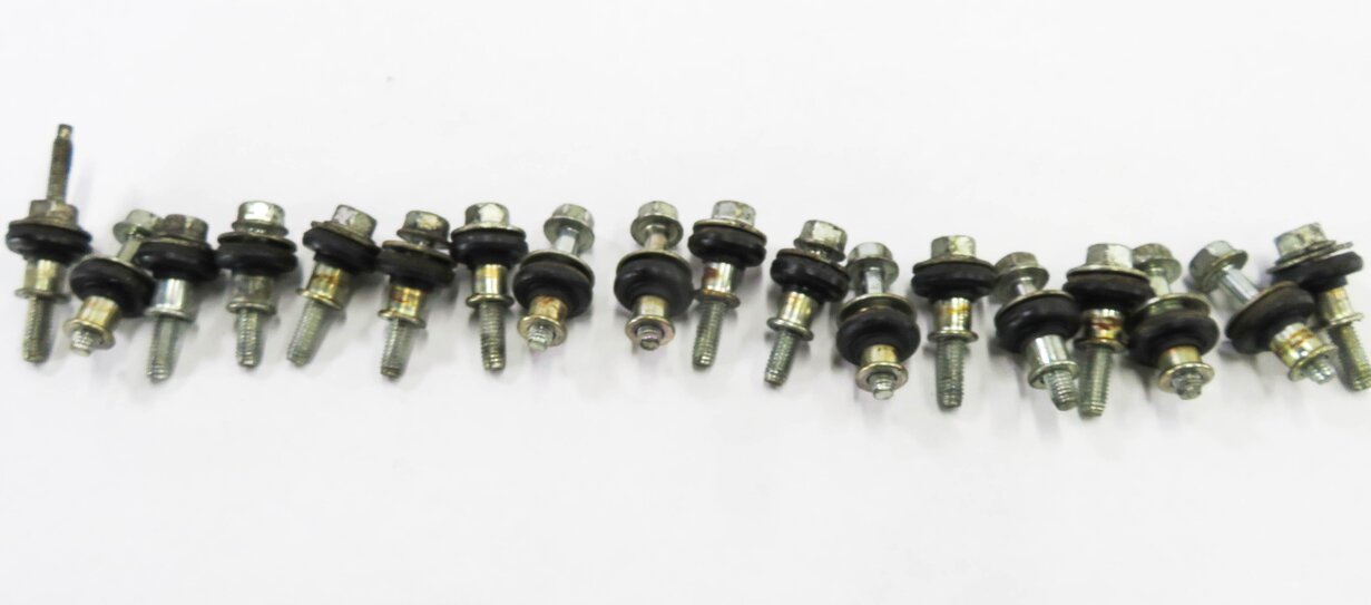 Thumbnail 8: 2010-2018 RANGE ROVER / SPORT (L320 L322 L494 L405) 5.0L V8 - LEFT VALVE COVER