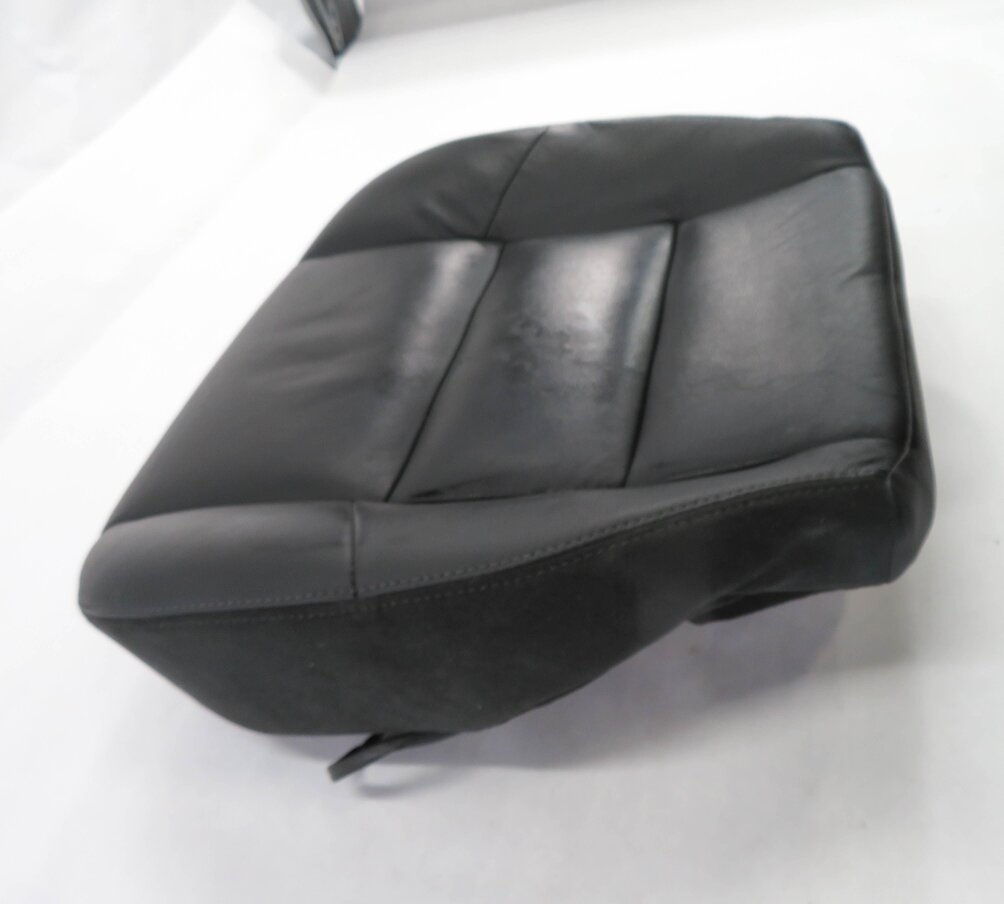 Thumbnail 4: 2013 RANGE ROVER SPORT (L320) PASSENGER LOWER BOTTOM HEATED SEAT CUSHION (BLACK)