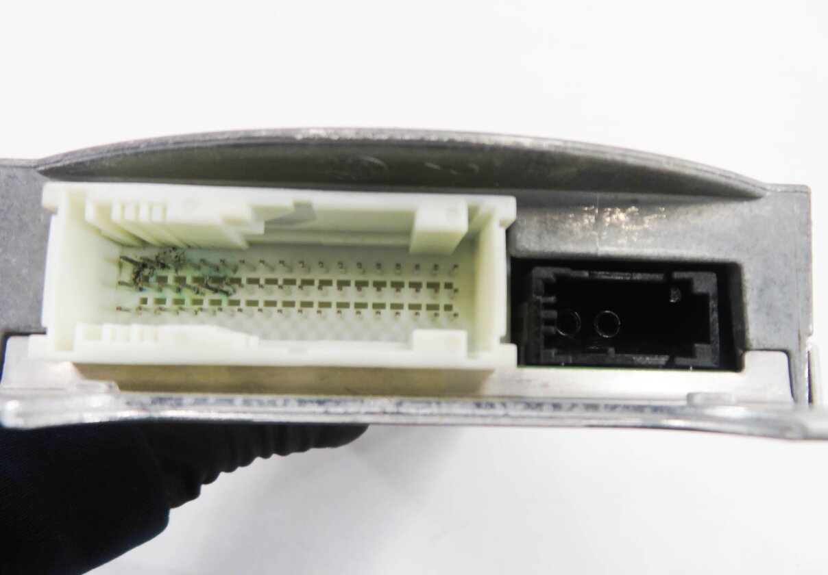 Thumbnail 7: 2011 BMW X5 (E70) BLUETOOTH TELEMATICS COMBOX COMMUNICATION CONTROL MODULE