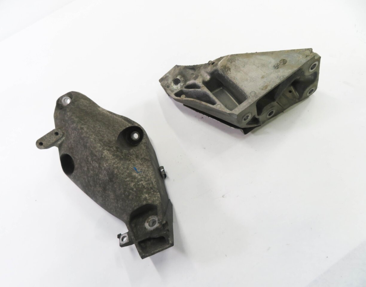 2011 BMW X5 (E70) 3.0L M57Y DIESEL - LEFT & RIGHT ENGINE MOUNT BRACKET SET-2