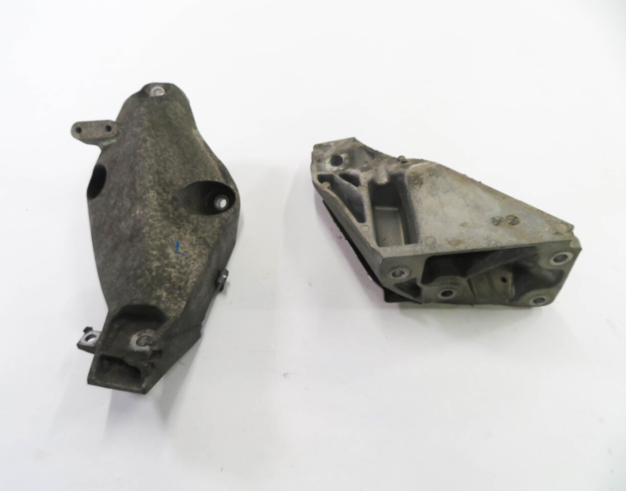 Thumbnail 2: 2011 BMW X5 (E70) 3.0L M57Y DIESEL - LEFT & RIGHT ENGINE MOUNT BRACKET SET-2