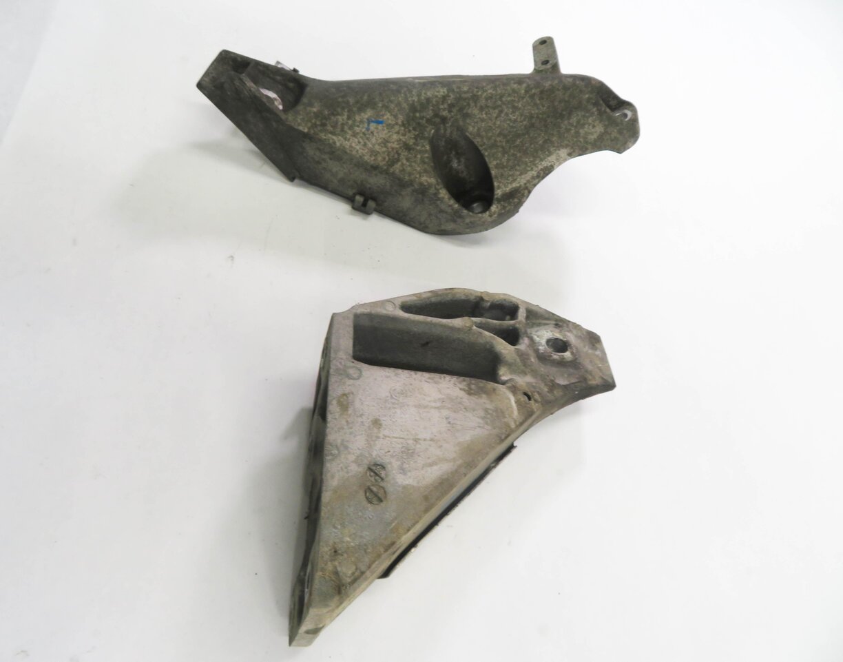 Thumbnail 4: 2011 BMW X5 (E70) 3.0L M57Y DIESEL - LEFT & RIGHT ENGINE MOUNT BRACKET SET-2
