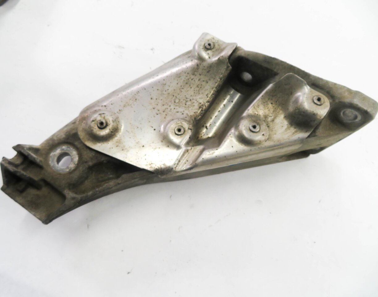 Thumbnail 7: 2011 BMW X5 (E70) 3.0L M57Y DIESEL - LEFT & RIGHT ENGINE MOUNT BRACKET SET-2