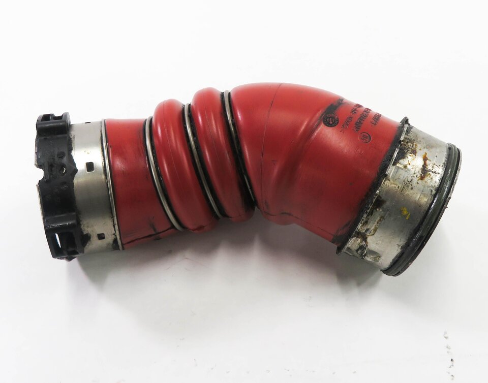 Thumbnail 2: 2011 BMW X5 (E70) 3.0L M57Y DIESEL ENGINE - TURBO CHARGE PIPE HOSE TUBE