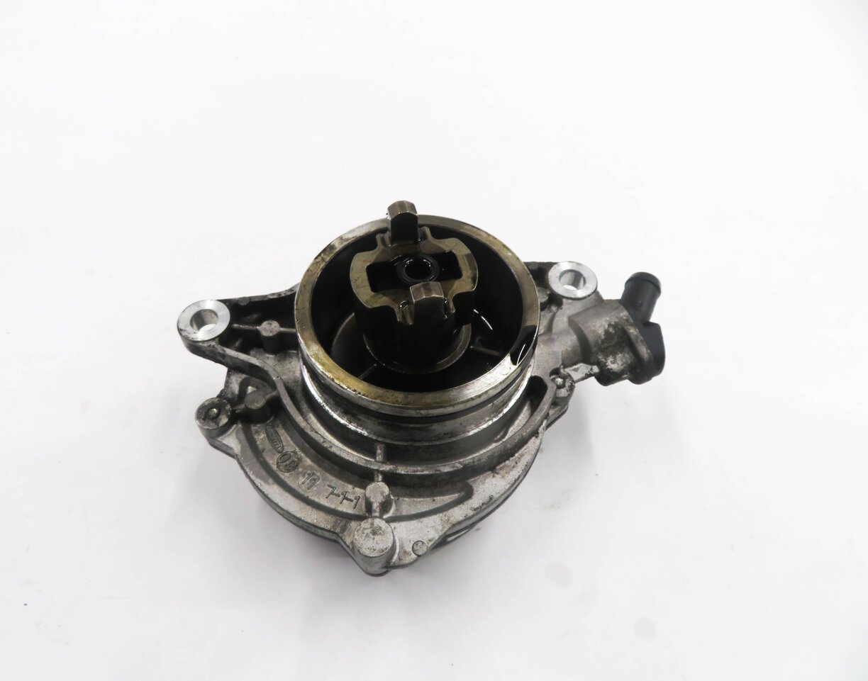 Thumbnail 5: 2009-2013 BMW X5 335D (E70 E90) 3.0L M57Y TURBO DIESEL ENGINE BRAKE VACUUM PUMP