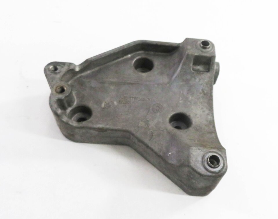 Thumbnail 2: 2011 BMW X5 (E70) 3.0L M57Y DIESEL ENGINE - A/C COMPRESSOR MOUNT BRACKET