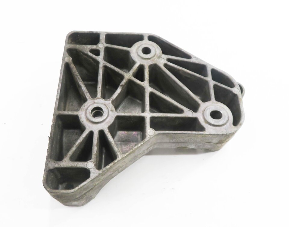 Thumbnail 6: 2011 BMW X5 (E70) 3.0L M57Y DIESEL ENGINE - A/C COMPRESSOR MOUNT BRACKET