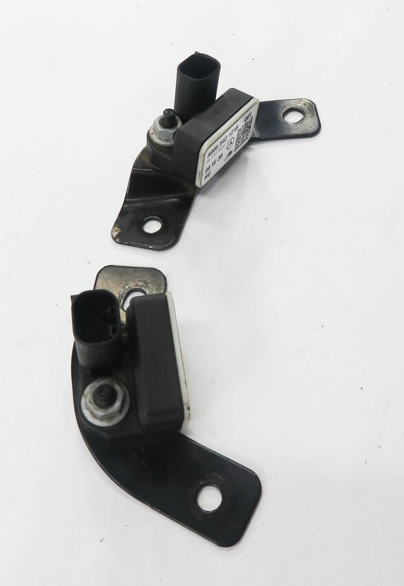 Thumbnail 4: 2010 MERCEDES E550 (W212) AIR SUSPENSION ACCELERATION ACCELEROMETER SENSOR SET-2