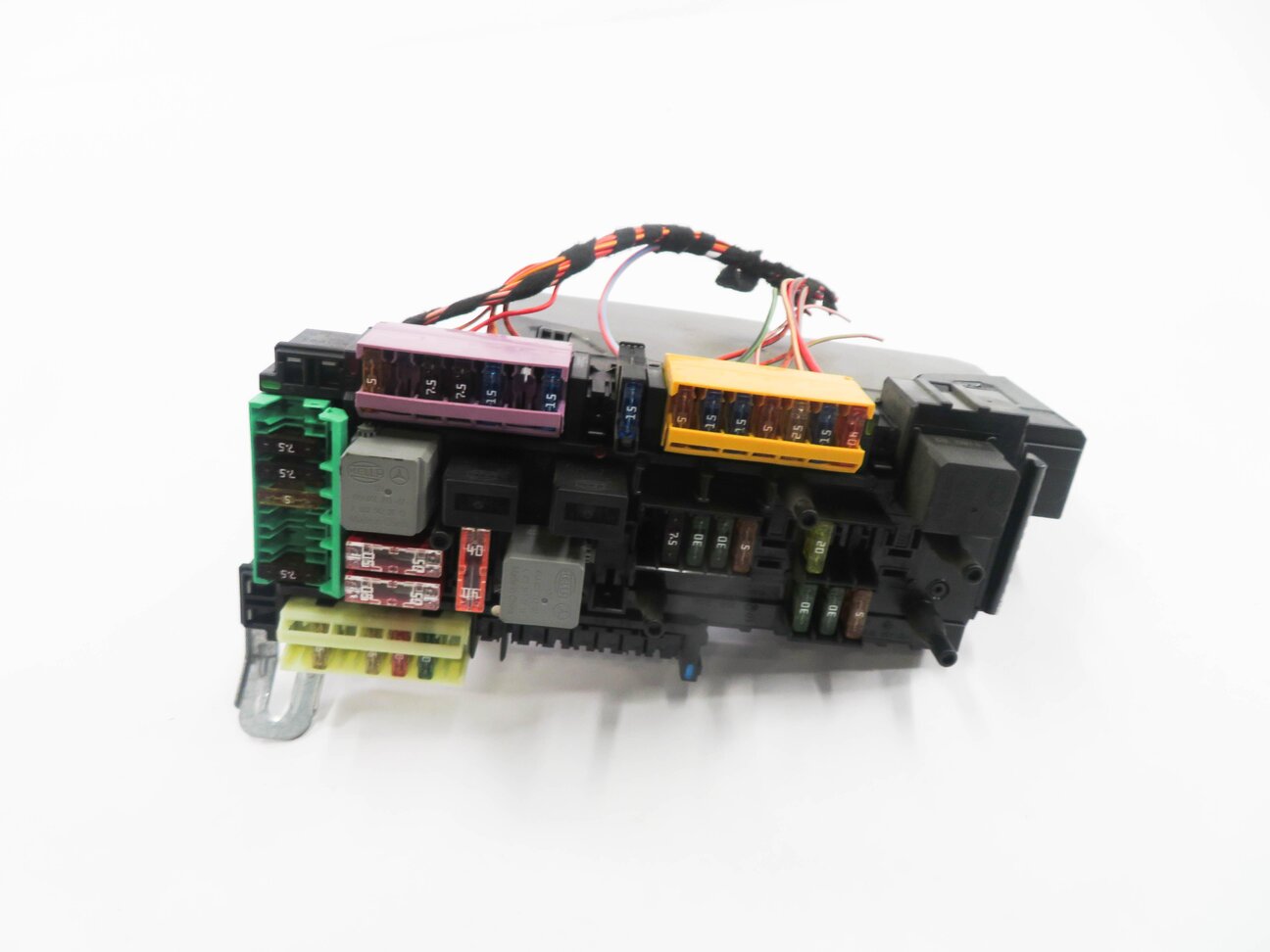 Thumbnail 2: 2010 MERCEDES E550 (W212) REAR SIGNAL ACQUISITION CONTROL MODULE FUSE BOX (SAM)