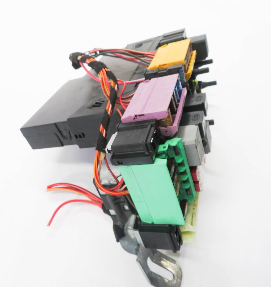 Thumbnail 4: 2010 MERCEDES E550 (W212) REAR SIGNAL ACQUISITION CONTROL MODULE FUSE BOX (SAM)