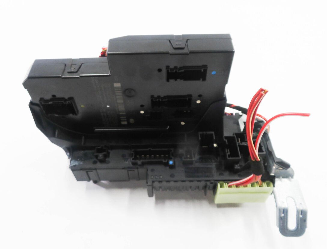 Thumbnail 6: 2010 MERCEDES E550 (W212) REAR SIGNAL ACQUISITION CONTROL MODULE FUSE BOX (SAM)