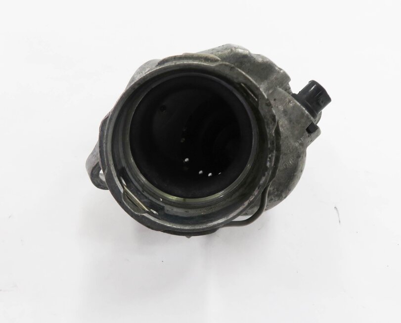 Thumbnail 6: 2010 MERCEDES E550 (W212) 5.5L V8 ENGINE - THERMOSTAT HOUSING