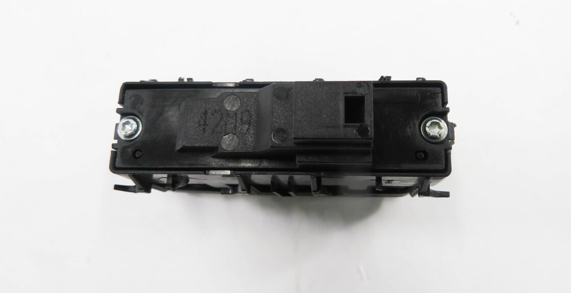 Thumbnail 6: 2010 MERCEDES E550 (W212) RIGHT FRONT PASSENGER DOOR LOCK SWITCH BUTTON