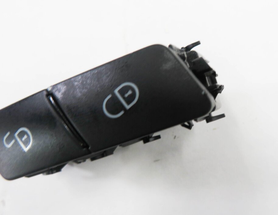 Thumbnail 8: 2010 MERCEDES E550 (W212) RIGHT FRONT PASSENGER DOOR LOCK SWITCH BUTTON