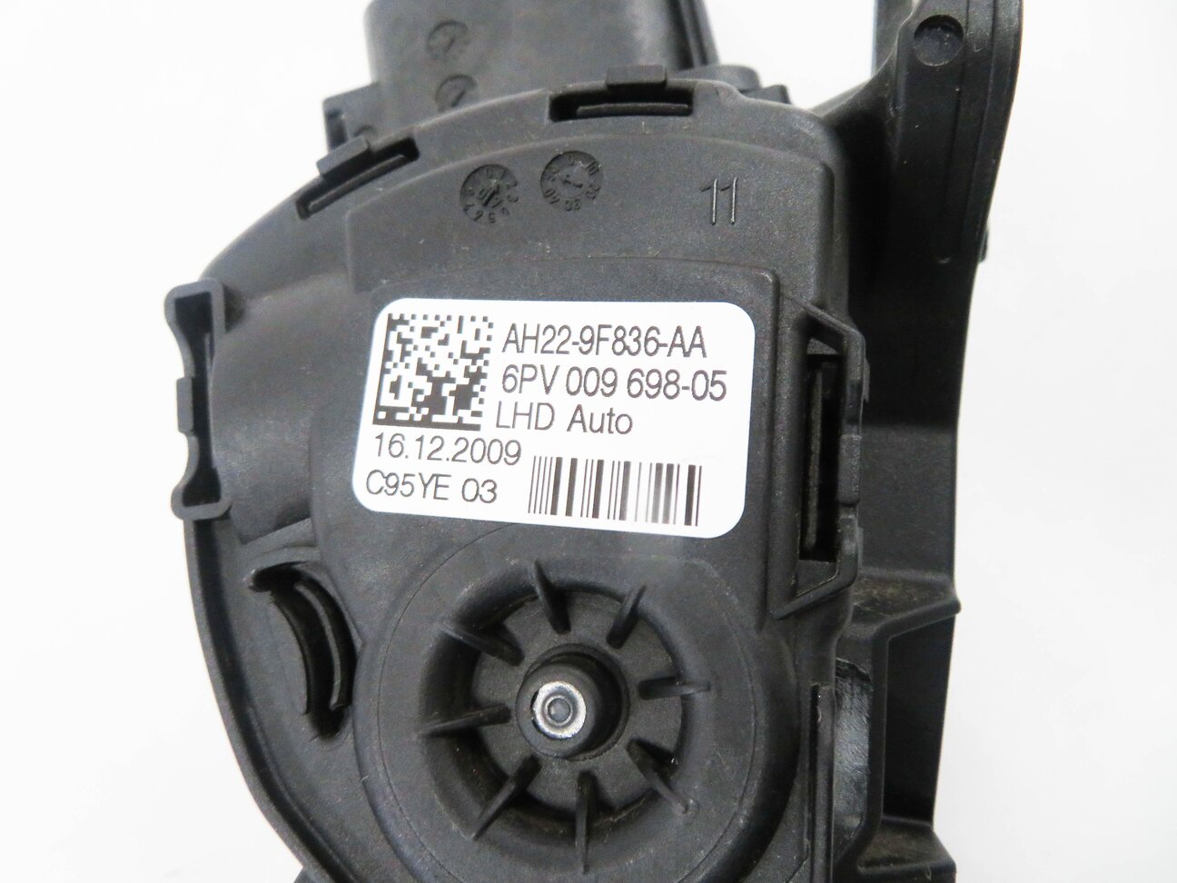 Thumbnail 6: 2010 LAND ROVER LR4 - GAS PEDAL FUEL THROTTLE ACCELERATOR FOOT PEDAL